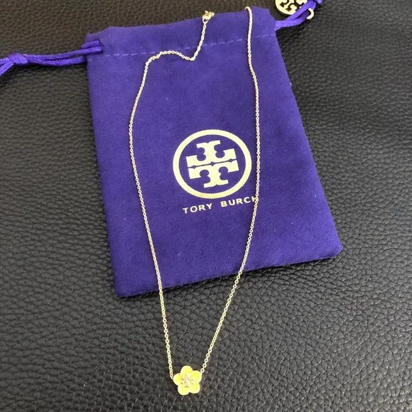 TORY BURCH ネックレス KIRA ENAMEL FLOWER 147287 Kira Enamel Flower Pendant Necklace: Women's Jewelry